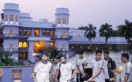 In Gwalior, the Indian cricket team stayed in a more expensive hotel than the Bangladesh team!
