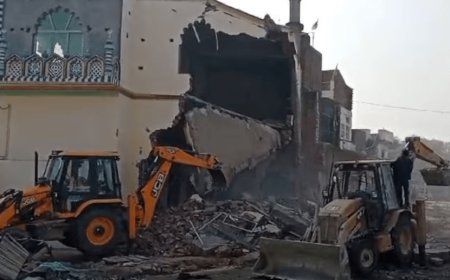Fight over bulldozing action at Noori Masjid in Uttar Pradesh's Fatehpur before December 13