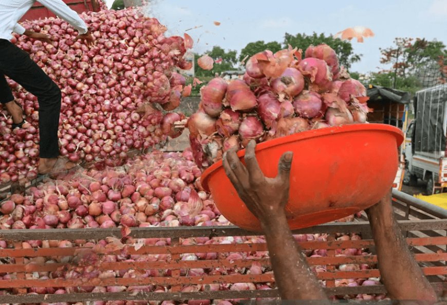 Farmers are cultivating onions everywhere, yet onions are still selling for ₹110 per kg.