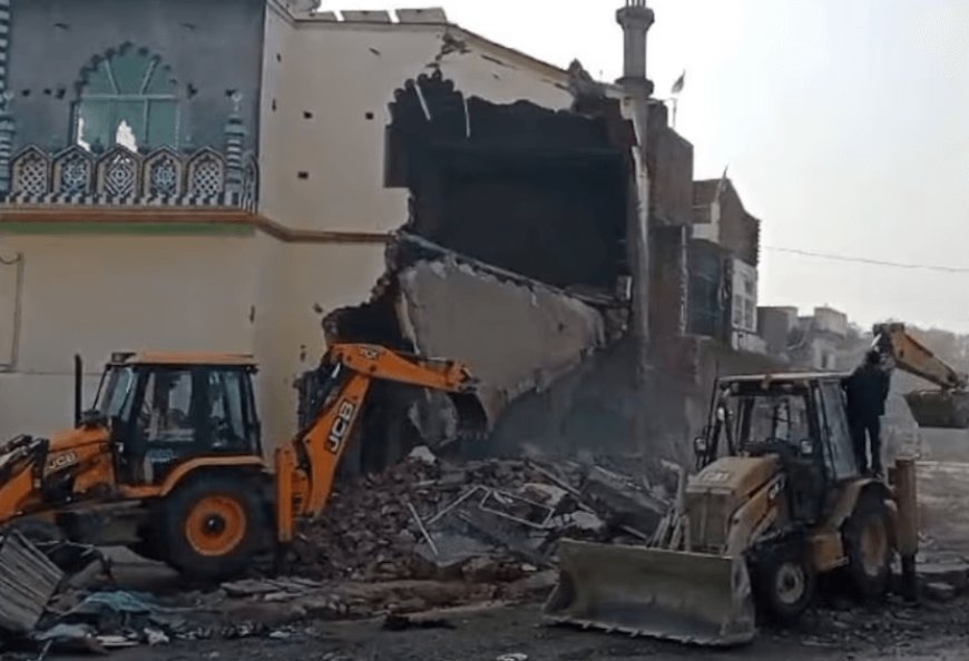 Fight over bulldozing action at Noori Masjid in Uttar Pradesh's Fatehpur before December 13