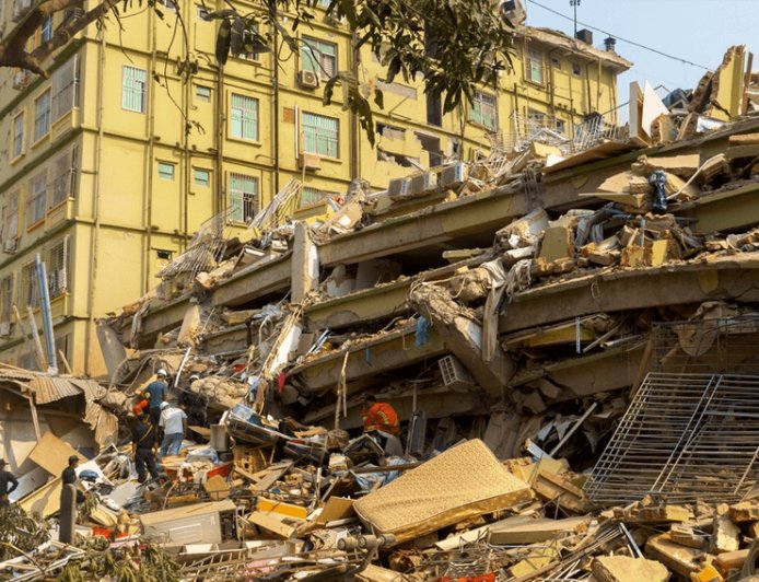 Death toll in Myanmar's devastating earthquake crosses 2000! The death toll is expected to rise