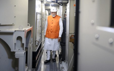 The country has come out of the darkness of despair and is hoisting the tricolour in the light of confidence: PM Modi