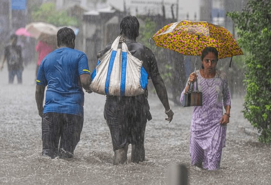 Roads jammed due to heavy rain in Mumbai! There is chaos everywhere! There is chaos