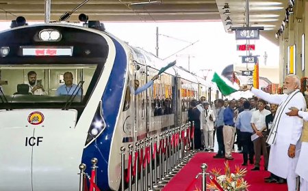 Prime Minister Narendra Modi will launch the new Vande Bharat Express train from Gorakhpur! It will run on the tracks from June 21