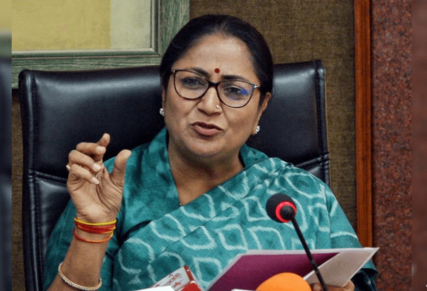 Delhi Chief Minister Rekha Gupta slapped and pulled hair by a man in public!