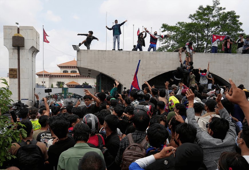 Fierce protest by youth outside Nepalese parliament against corruption and social media ban in Nepal! 20 people died