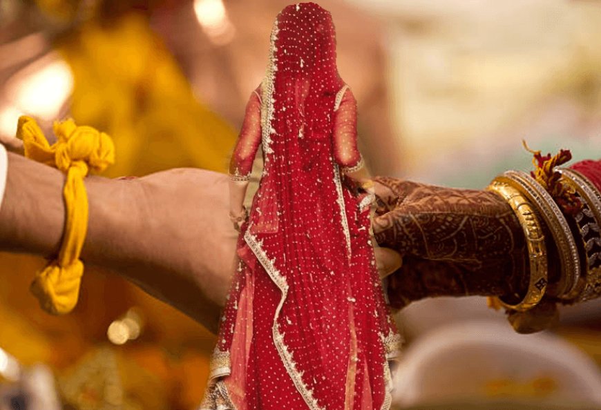 In Barabanki district of Uttar Pradesh, the bride eloped with her lover before the wedding! The seven wedding vows were complete!