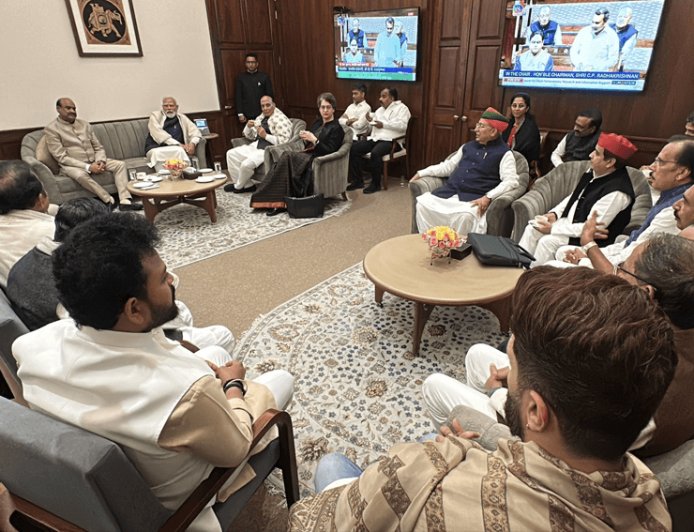 Priyanka Gandhi's laughter and the MPs' laughter during the Chai Pe Charcha with PM Modi made the Chai Pe Charcha a cordial affair.
